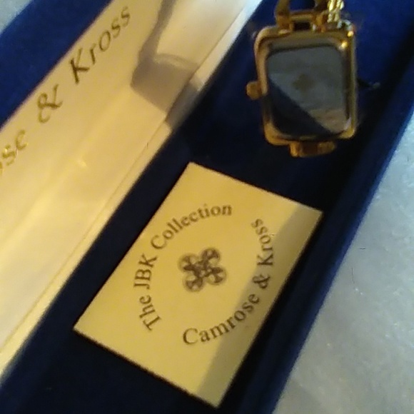 Jacqueline Kennedy's Gold Plated Watch - Picture 7 of 14